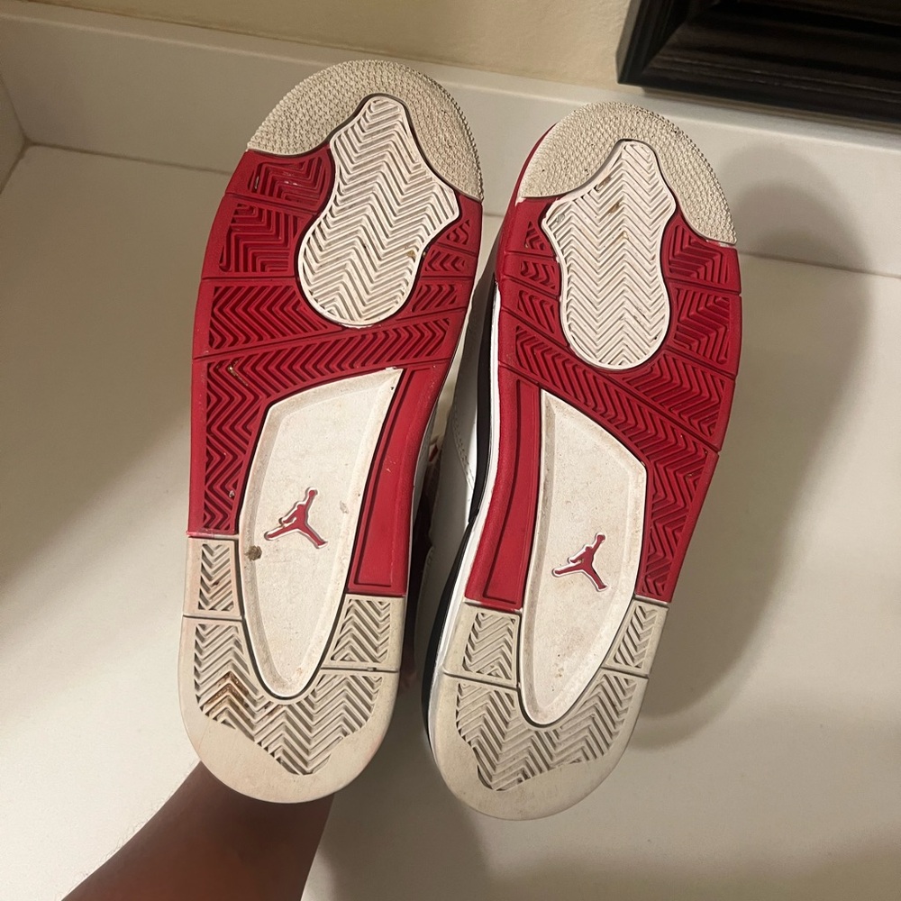 Authentic Jordan Retro 4. Size GS 7. - Picture 5 of 7